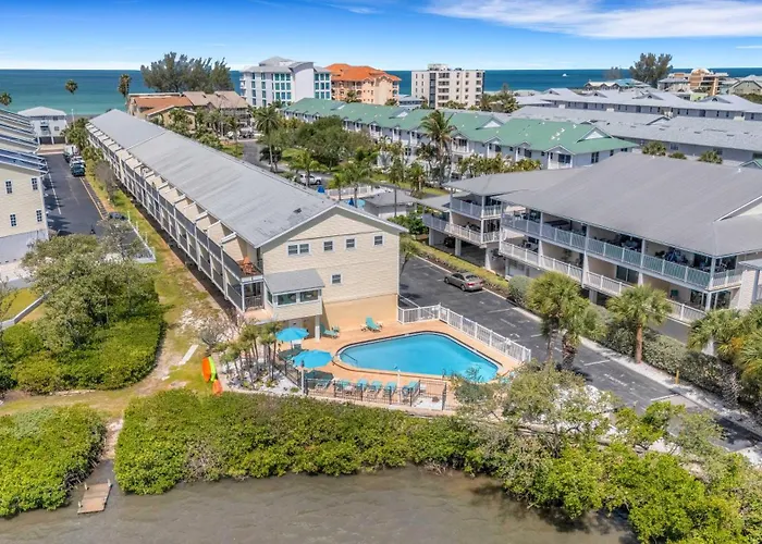 Oceanview - Steps To - King - Pool - Arcade * Clearwater Beach