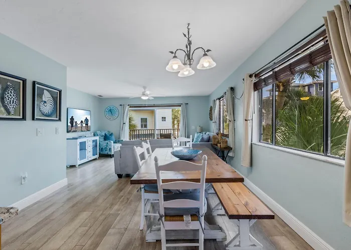 Oceanview - Steps To - King - Pool - Arcade Holiday home *